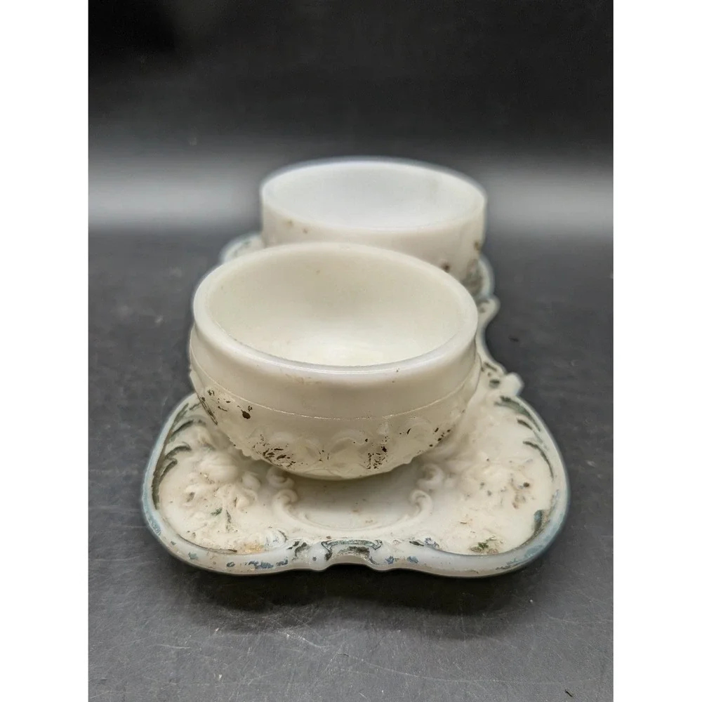 Unbranded antique milk